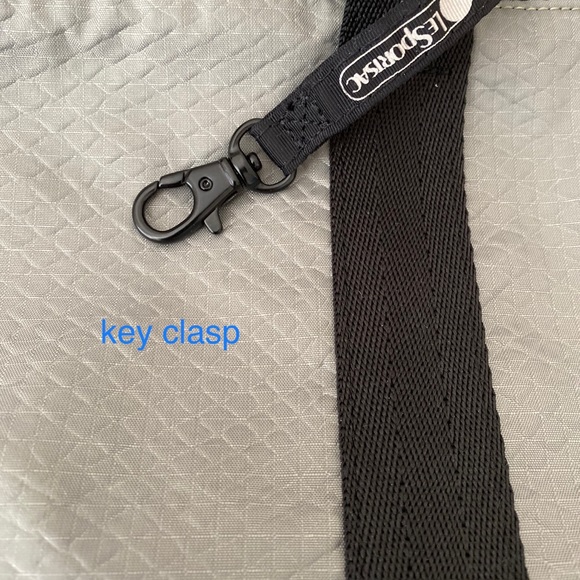 LeSportsac Lg. Expandable Rip Stop Nylon Bag - Picture 5 of 8